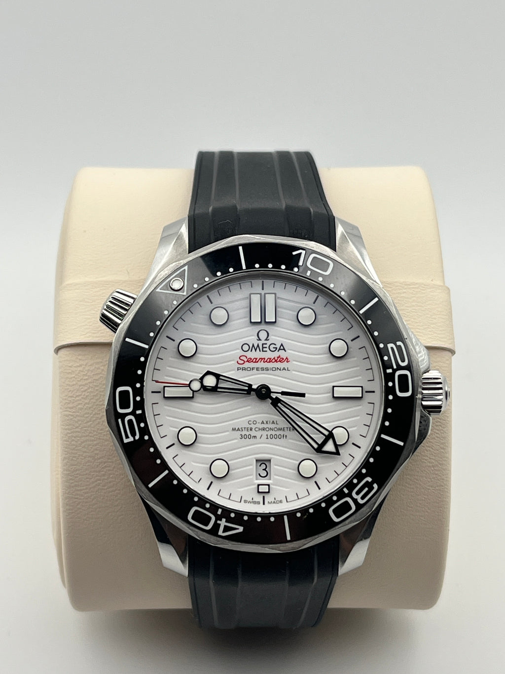 OMEGA Seamaster Diver 300M Ref. 210.32.42.20.04.001