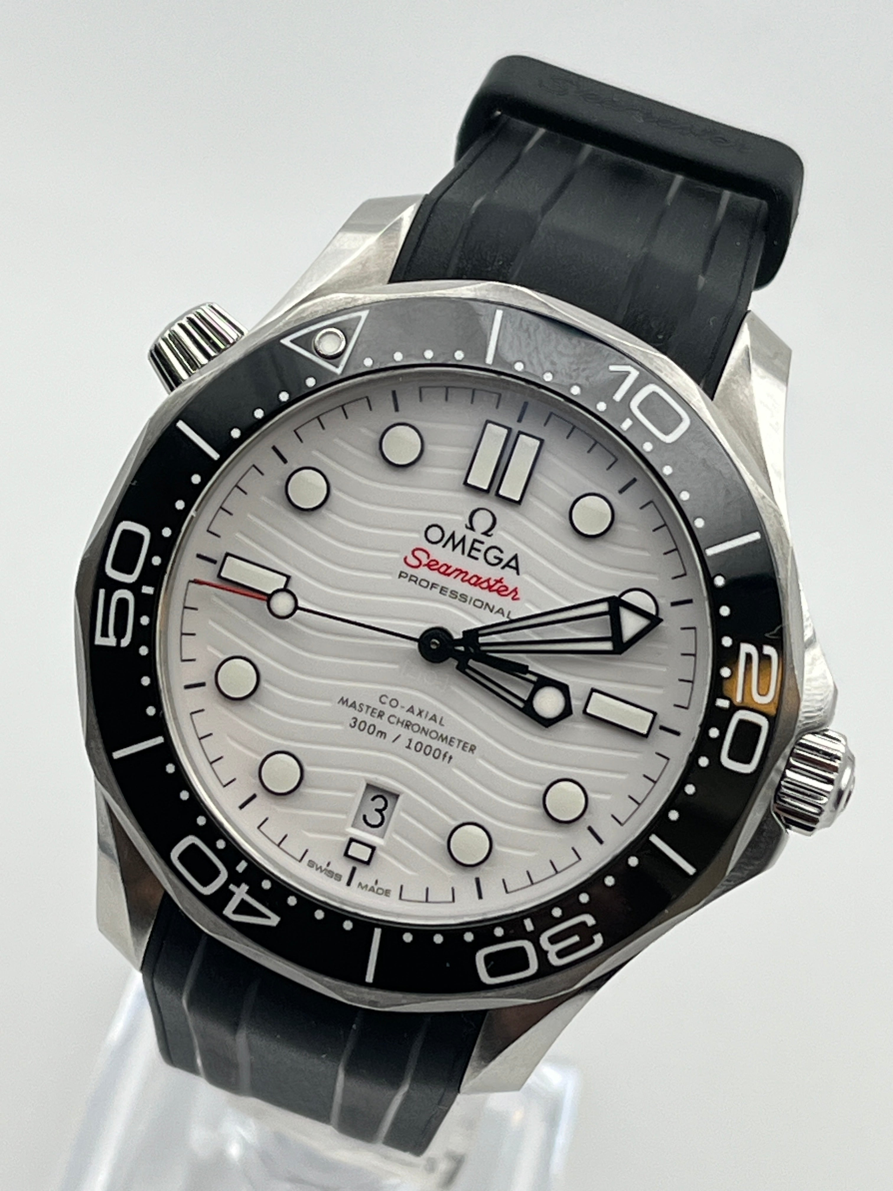 OMEGA Seamaster Diver 300M Ref. 210.32.42.20.04.001