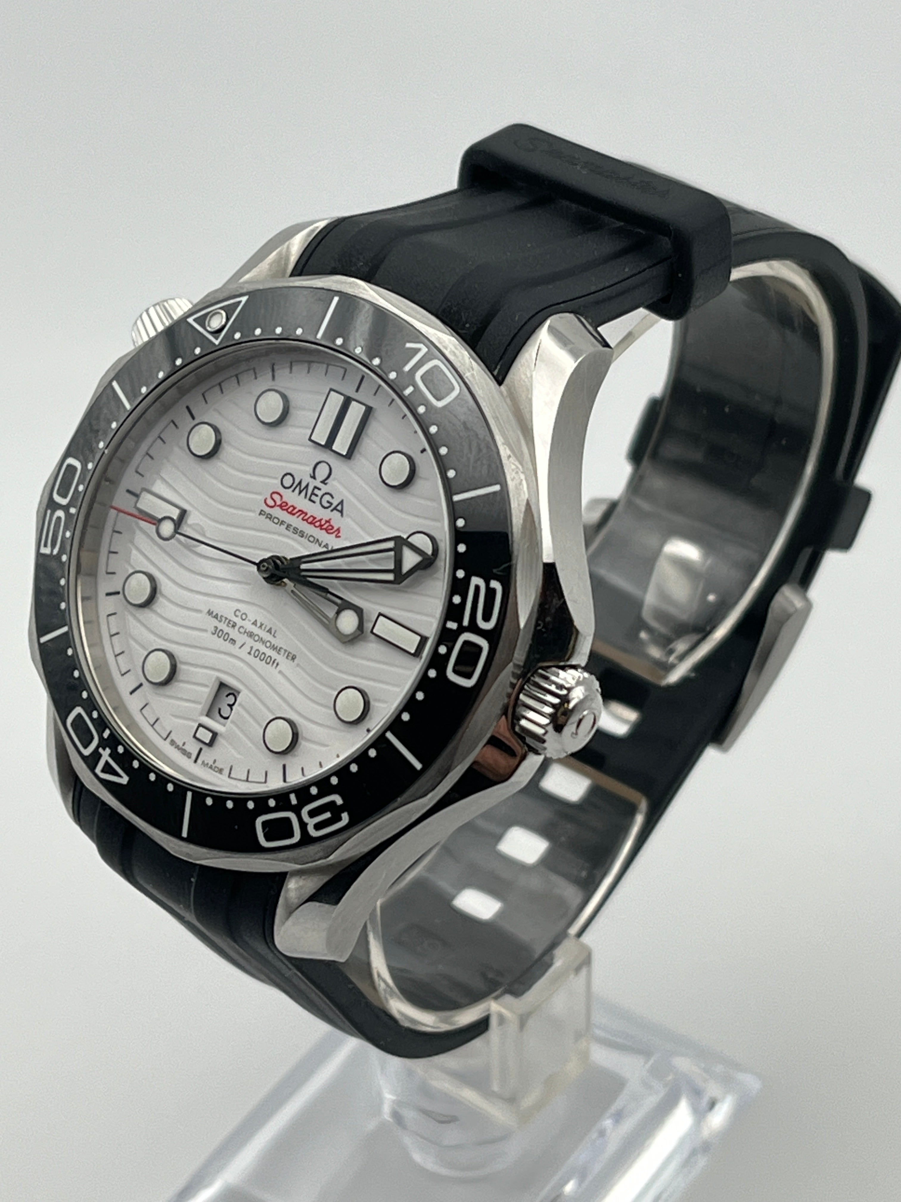 OMEGA Seamaster Diver 300M Ref. 210.32.42.20.04.001