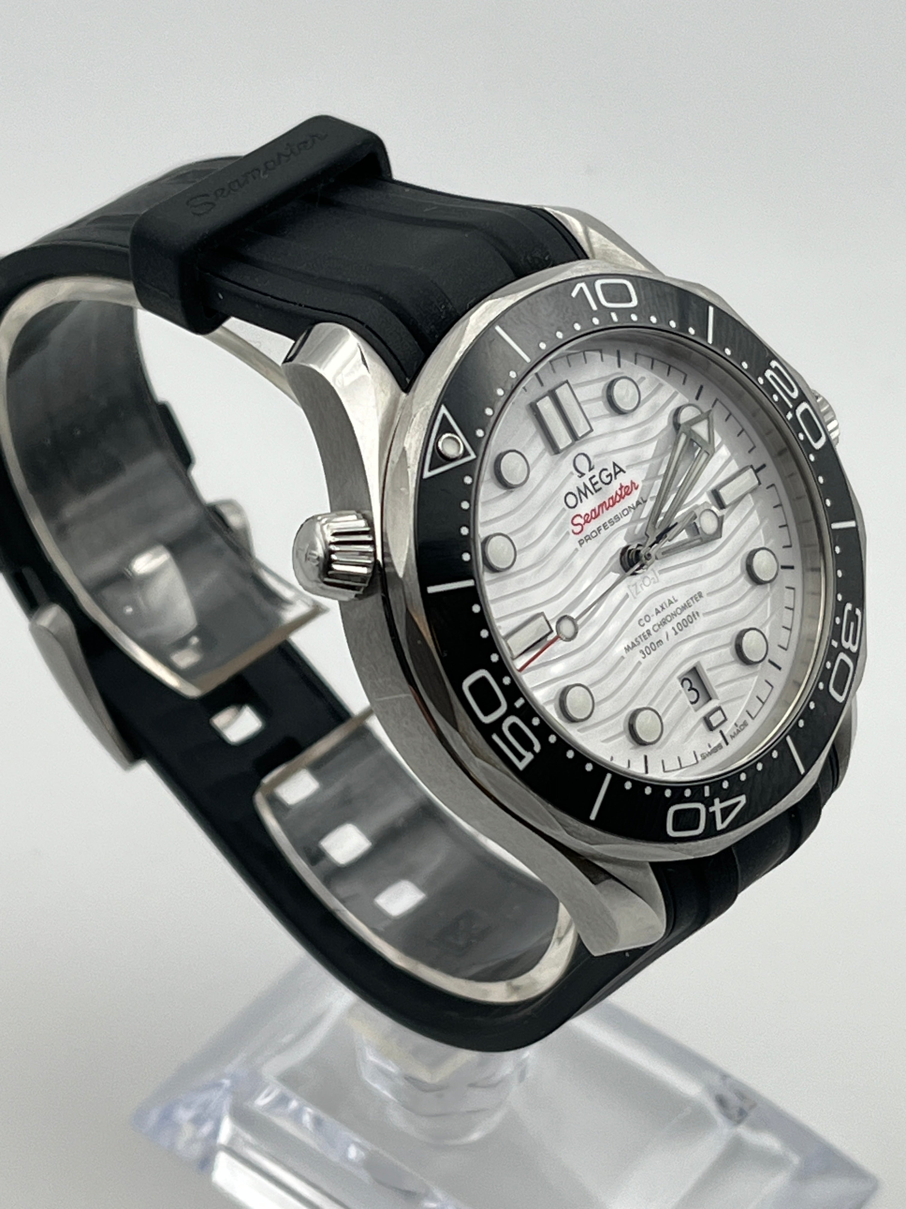 OMEGA Seamaster Diver 300M Ref. 210.32.42.20.04.001