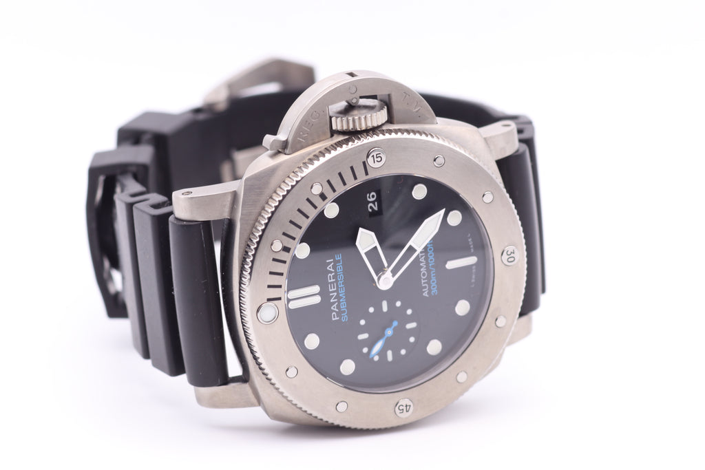 Panerai Luminor Submersible 1950 3 Days Panerai Overhauled. Panerai Warranty Until 2029.